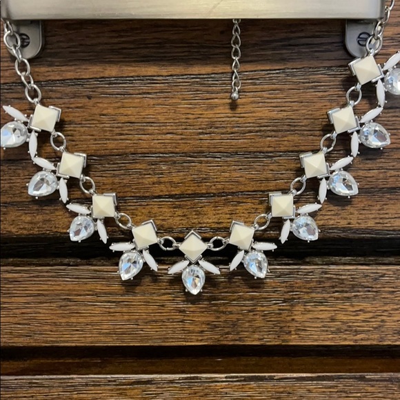 Silver chain necklace with white & diamond accents - Picture 2 of 3